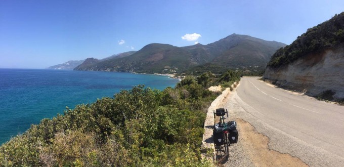 Voyager à vélo en Corse, témoignage de Damien Derobert